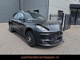 Damaged car Porsche Macan S 3.0L Diesel PDK Panorama Leder 20'' 2017/12