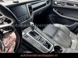 Porsche Macan S 3.0L Diesel PDK Panorama Leder 20'' picture 16