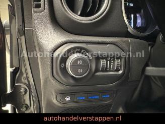 Jeep Wrangler Unlimited Plug-In Hybrid Sahara picture 16