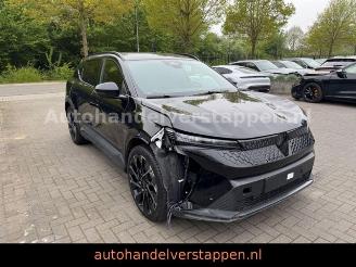 krockskadad bil auto Renault Scenic E-TECH  220 Long Range Esprit Alpine 2025/6