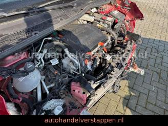 Peugeot 2008 e- - GT - 136PS Automatik Elixir Rood picture 15