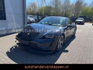 Schadeauto Porsche Taycan Sport Chrono Bose ACC GlasDach 93KWH 2021/8