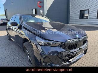 Voiture accidenté BMW i5 Touring 40eDrive 250KW M Sport AHK Harman 2024/7