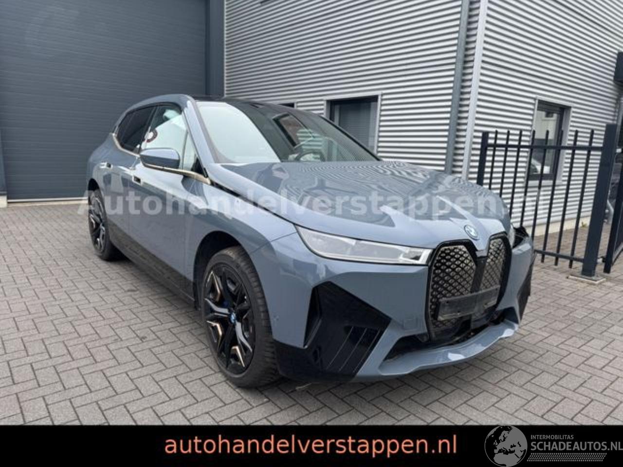 BMW iX 50 xDrive Sport 385KW LASER PANO SKY LAUNGE