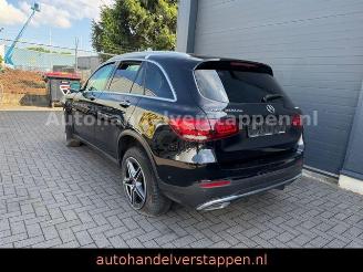 Damaged car Mercedes GLC 300 de 4Matic AMG Sport Pano Burm 2020/11