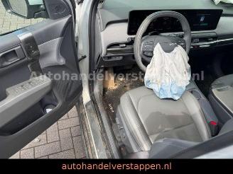 Kia EV3 150 kW 81KWH BATTERY  BUSINESS PLUS picture 33