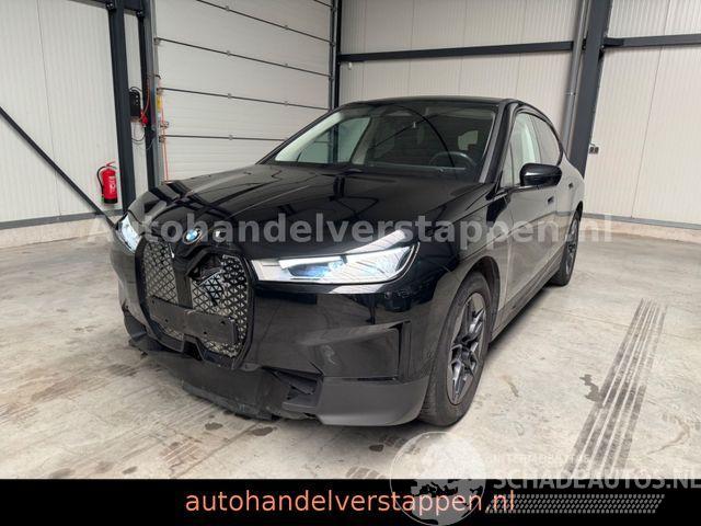 BMW iX 40 xDrive 77KWH 240KW Leder Navi LED