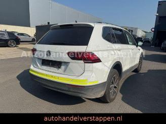 Schadeauto Volkswagen Tiguan Allspace Comfortline 4Motion 147kw 2022/3