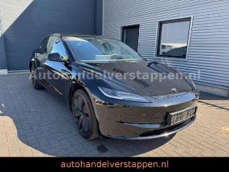 Schadeauto Tesla Model 3 RWD 208kW Highland Pano Full CAM 2025/9