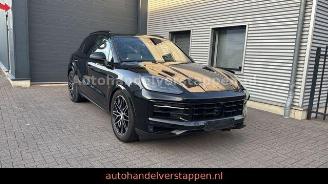 škoda osobní automobily Porsche Cayenne E-Hybrid Sport Chrono PASM Pano Matrix 2024/10