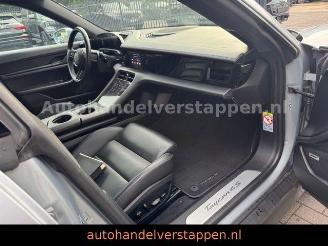 Porsche Taycan 4S 420KW 94KWH Panorama Bose picture 22