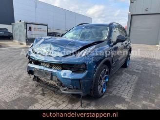 krockskadad bil auto Lynk & Co 01 1.5 TD PHEV 192 kW Panorama LED 2022/11