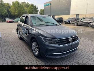 uszkodzony samochody osobowe Volkswagen Tiguan Life TSI 110KW CarPlay LED 2021/8