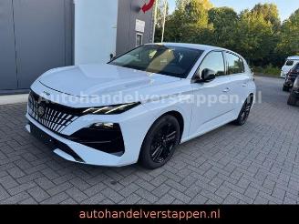 Coche accidentado Peugeot 308 Hybrid 145 Style Automatic Facelift 2025/12