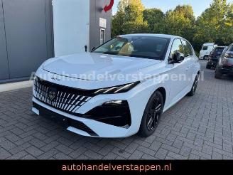 Peugeot 308 Hybrid 145 Style Automatic Facelift picture 2