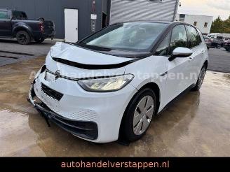 Schadeauto Volkswagen ID.3 Pro Performance 150 kW Life DAB+ LED 2021/2