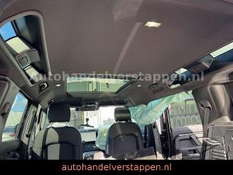Land Rover Defender 110 X-Dynamic SE 3.0D 183KW BLACK Pack picture 13