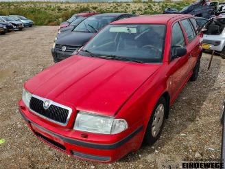uszkodzony samochody osobowe Skoda Octavia Octavia Combi (1U5), Combi 5-drs, 1998 / 2010 1.6 2004/6