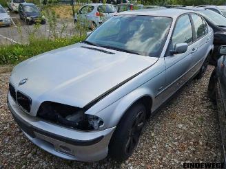 demontáž osobní automobily BMW 3-serie 3 serie (E46/4), Sedan, 1997 / 2005 316i 2001/3