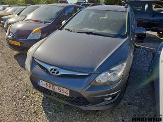 Hyundai I-30 i30 Crosswagon (WWH), Combi, 2007 / 2012 1.6 CRDi 16V VGT LP picture 2