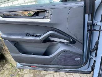 Porsche Cayenne E-Hybrid Coupe CHRONO/PANO/HUD/360/BOSE picture 22