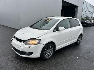 damaged passenger cars Volkswagen Golf plus  2010/4