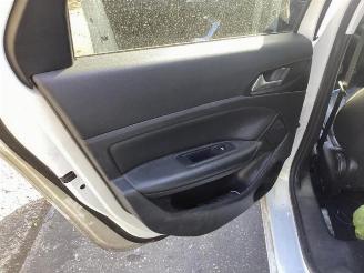 Peugeot 308 308 SW (L4/L9/LC/LJ/LR), Combi 5-drs, 2014 / 2021 1.6 BlueHDi 120 picture 21