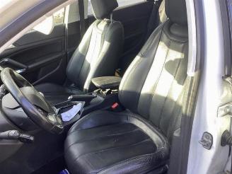 Peugeot 308 308 SW (L4/L9/LC/LJ/LR), Combi 5-drs, 2014 / 2021 1.6 BlueHDi 120 picture 18