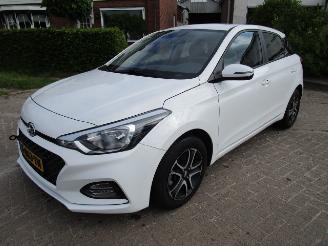 Voiture accidenté Hyundai I-20 1.0 2019/12