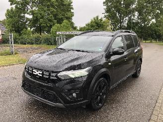 Schadeauto Dacia Jogger Extreme 1.6 Hybride 7P /8