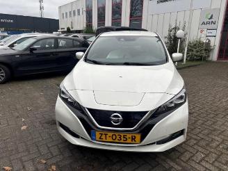 Voiture accidenté Nissan Leaf Leaf (ZE1), Hatchback, 2017 39/40kWh 2019/8