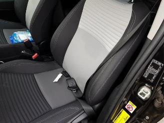 Toyota Yaris Yaris III (P13), Hatchback, 2010 / 2020 1.5 16V Hybrid picture 8