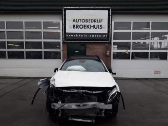 krockskadad bil auto Mercedes GLA GLA AMG (156.9), SUV, 2014 / 2019 2.0 45 AMG Turbo 16V 2015/3