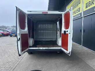 Peugeot Boxer 330 2.0 BlueHDI L1H1 Premium picture 9