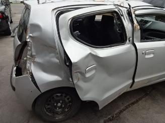 Nissan Pixo  picture 5