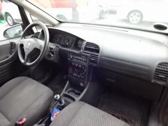 Opel Zafira  picture 8