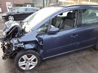 Opel Zafira  picture 2