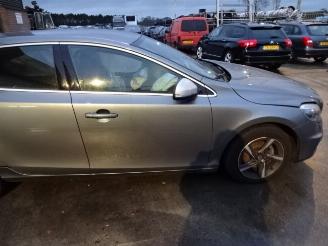 Volvo V-40  picture 6