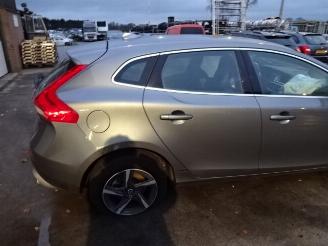 Volvo V-40  picture 5