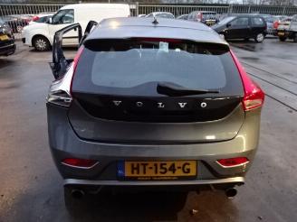 Volvo V-40  picture 4