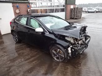 Volvo V-40  picture 3