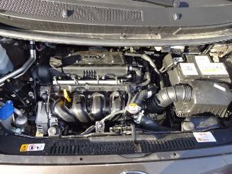 Kia Venga  picture 11