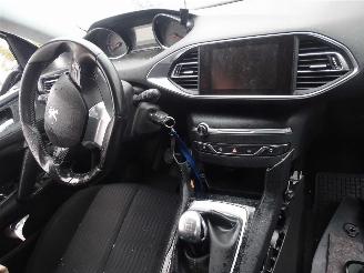 Peugeot 308 SW 1.6 Blue HDi picture 6