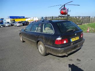 BMW 5-serie 523 i Touring picture 2