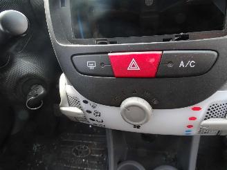 Toyota Aygo 1.0 12V VVT-i picture 6