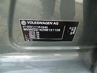 Volkswagen Golf 1.6 FSi picture 6