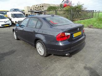 BMW 3-serie 320i picture 2