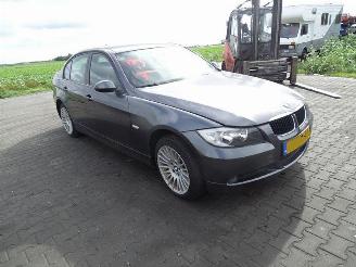 BMW 3-serie 320i picture 4
