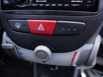 Peugeot 107 1.0 12v picture 6