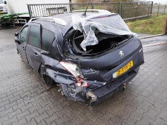 Peugeot 308 SW 1.6 VTi picture 2